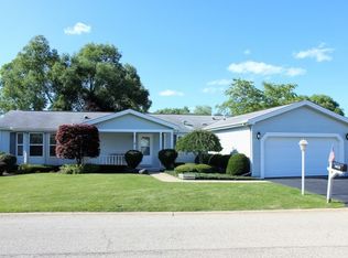1412 Winners Cir, Grayslake, IL 60030