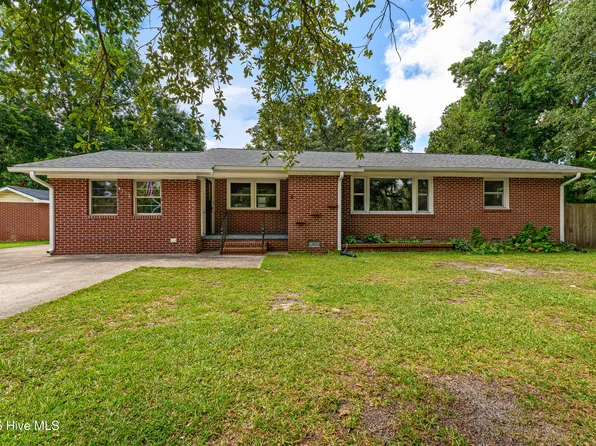 4111 Country Club Road, Morehead City, NC 28557