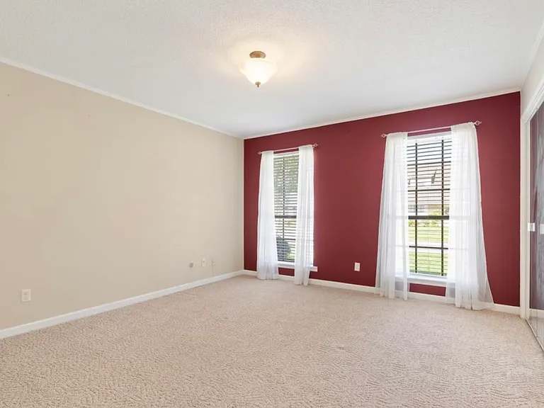 321 Orgeron Dr — Photo 6