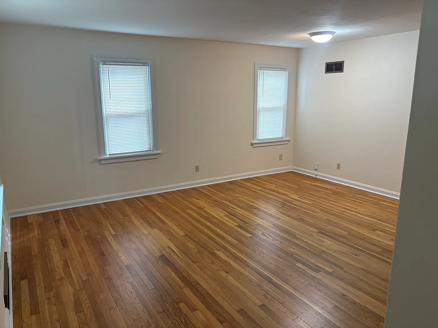 613 Evans Ave — Photo 1