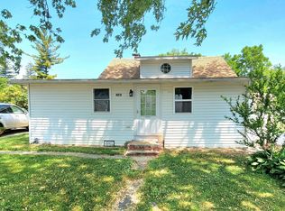 340 E Shorewood Dr, Round Lake Beach, IL 60073