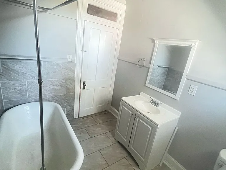 345 N Potomac St — Photo 6