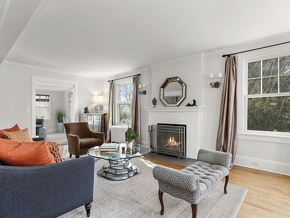 51 Villa Rd Larchmont NY 10538-print-014-014-001-4200x2800-300dpi.jpg