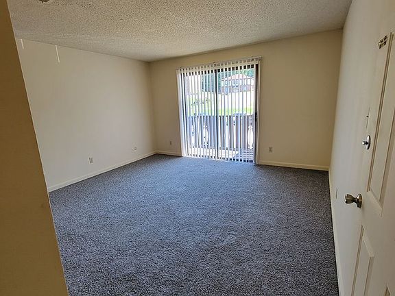 4th image of 5001 Lakeside Ct #4966