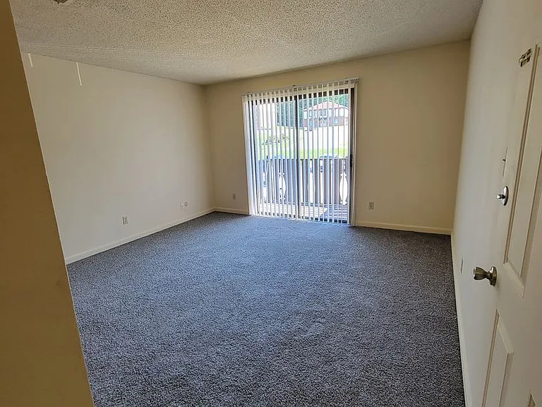 Lakewood Flats and Townhomes — Photo 5
