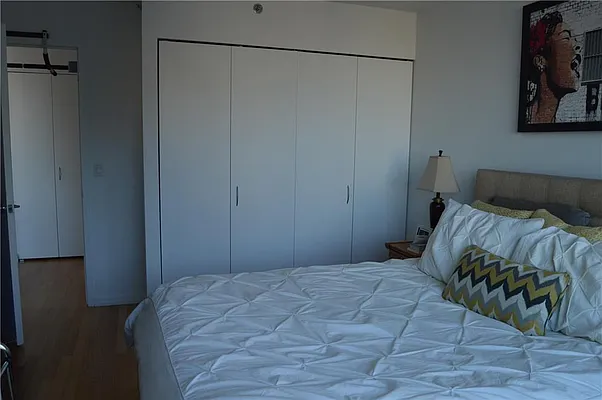 Rented by R New York | media 18