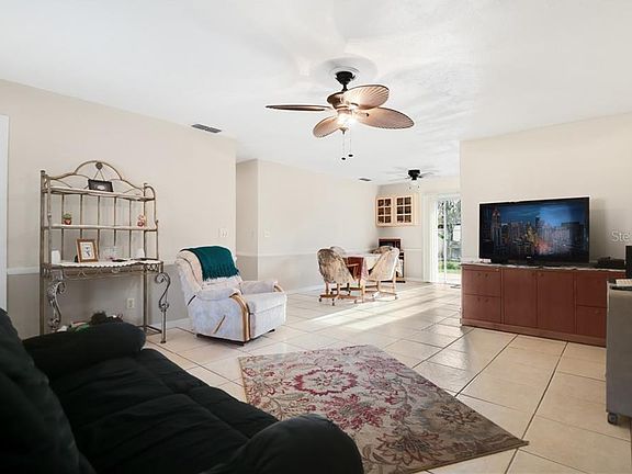 4th image of 2904 Xavier Ct