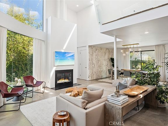 3rd image of 2831 Ridge Dr