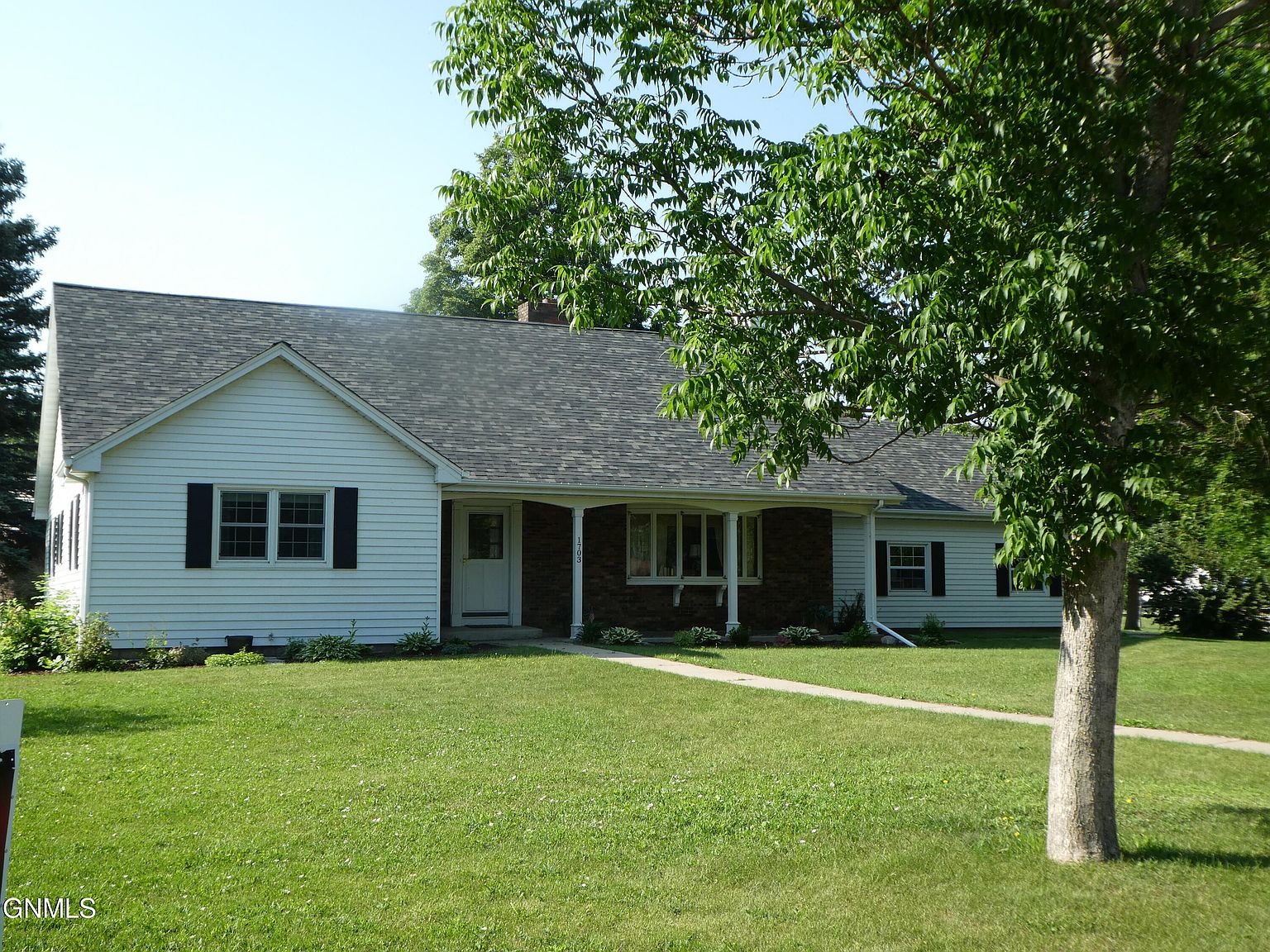 1703 Elmwood Pl, Jamestown, ND 58401 Zillow