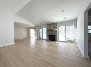 24 Saint Andrews Cir, Southampton, NY 11968
