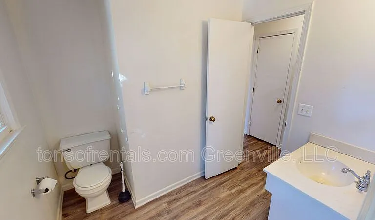 803 Davenport Rd — Photo 11