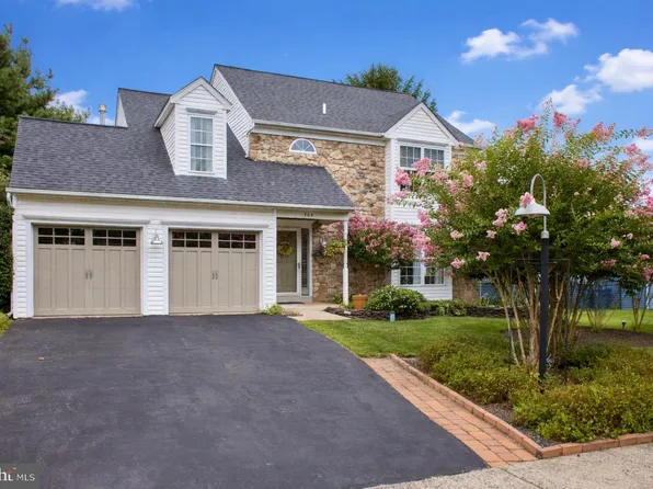 704 Campus Dr, Perkasie, PA 18944