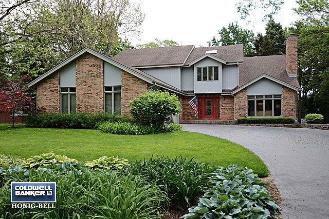 1st image of 21 Briarwood Ln