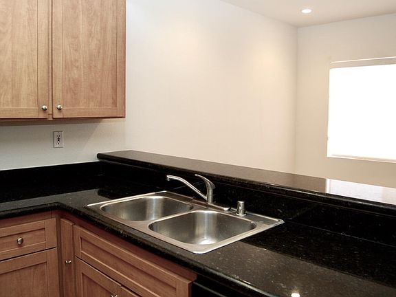 3rd image of 1628 S Bundy Dr APT 110
