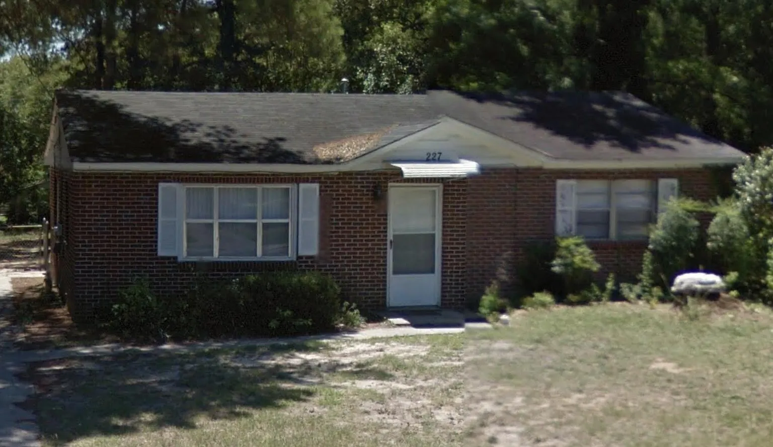 3 bed, 960 sqft, $1,195 — Photo 1