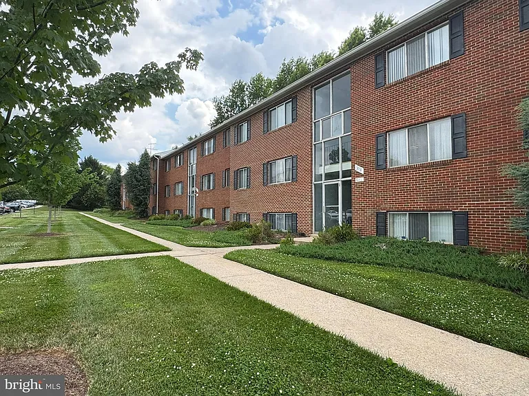 3876 Shadywood Dr #12 — Photo 1