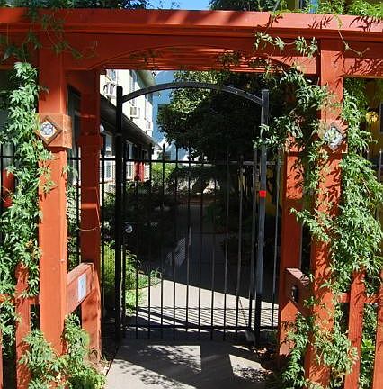 3rd image of 711 14th St #2
