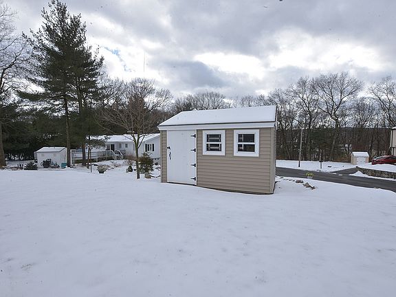 5th image of 30 Esther Dr