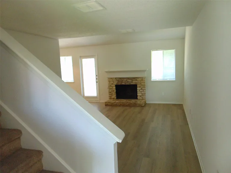 508 Burlwood Ct — Photo 3