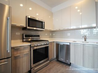 932 W Dakin St #401, Chicago, IL 60613
