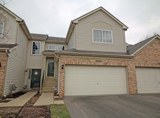 3609 Roanoke Ave, Carpentersville, IL 60110