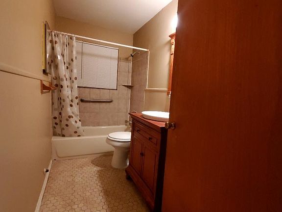 5th image of 431 Betty Jean St