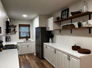 227 S Riverside Dr, Batavia, OH 45103