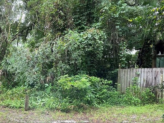 2nd image of 8 Shady Ln S