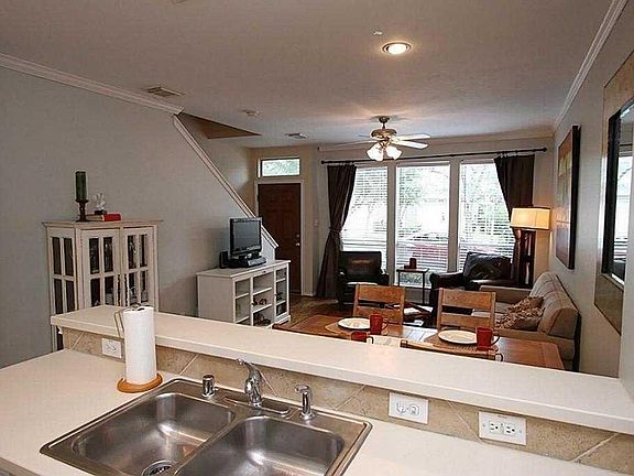 5th image of 3027 S Heights Hollow Ln