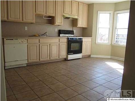 3rd image of 17 Kingsfield Dr