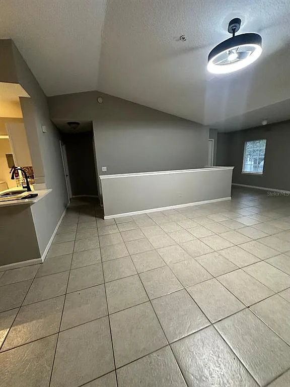2 bed, 2.0 bath, 1042 sqft, $1,550 — Photo 2