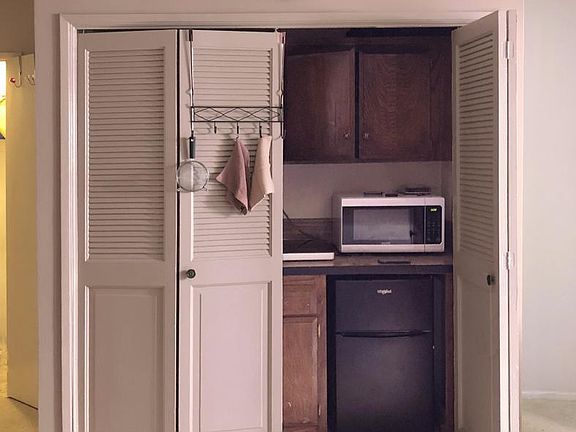 4th image of 1309 S Bundy Dr APT 1