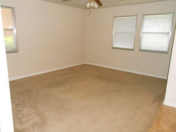 4th image of 5409 Waltham Ave
