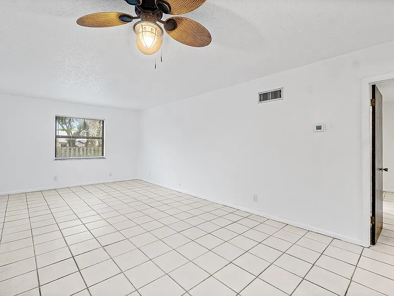 626 N Federal Hwy #3 — Photo 9
