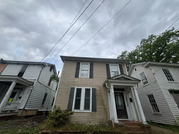 211 Pearl St, Suffolk, VA 23434