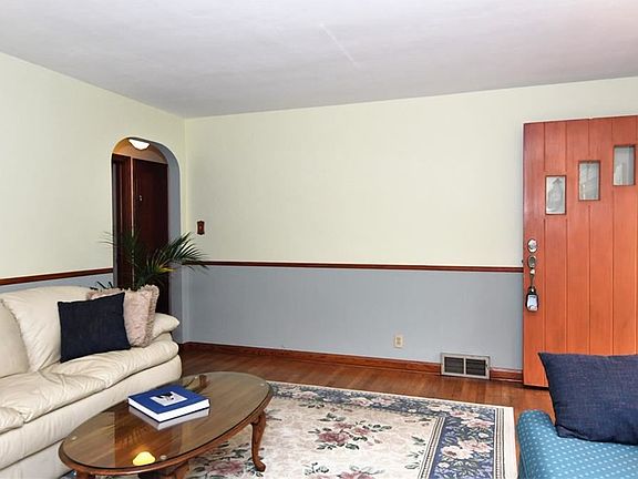 2nd image of 191 E Prospect St