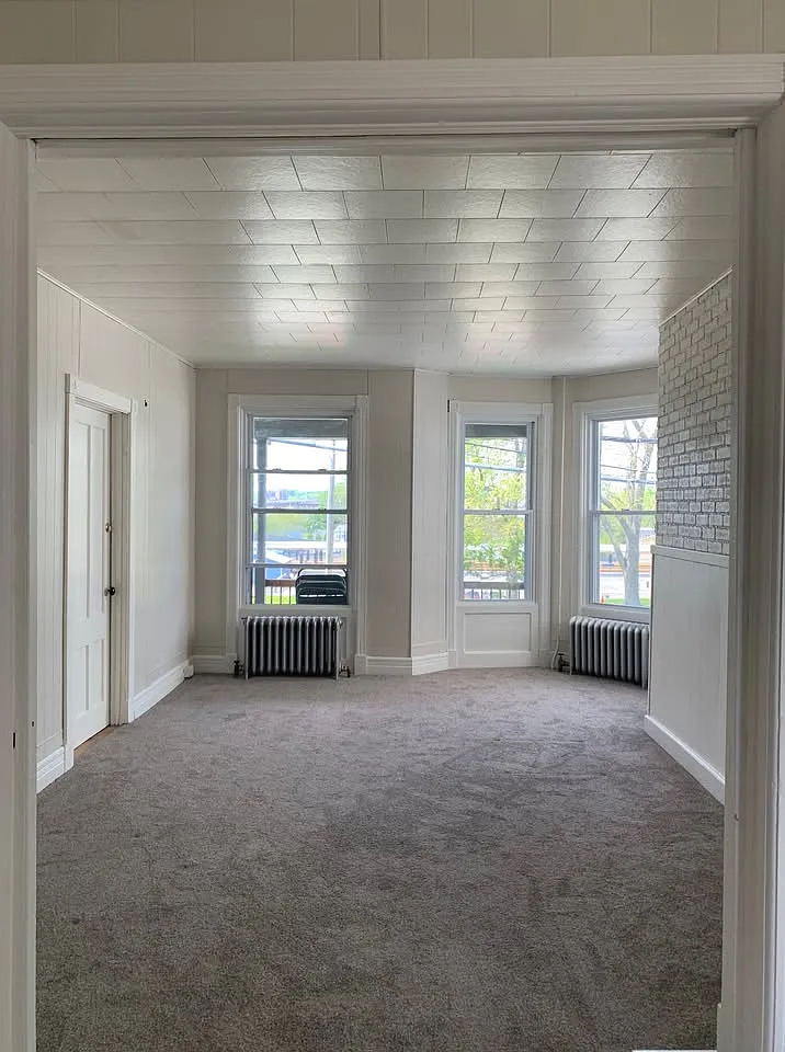 2 bed, 1047 sqft, $1,400 — Photo 1