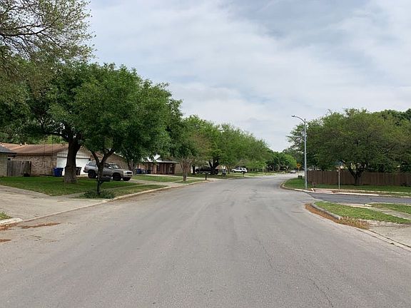 4th image of 5647 Larkdale Dr