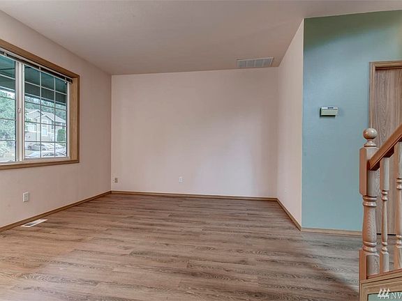 2nd image of 25305 Cumberland Pl
