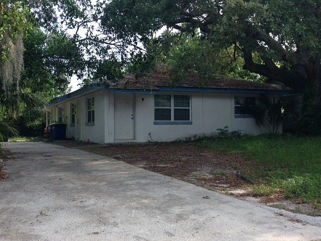 1st image of 910 Magnolia Dr