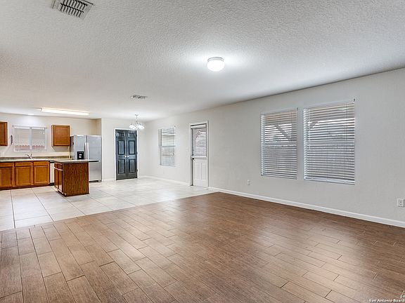 4th image of 12118 Amber Vista