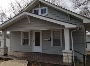 2402 S Sterling Ave, Independence, MO 64052