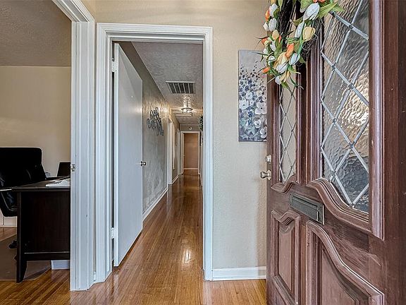 3rd image of 2602 Marlen Avenue