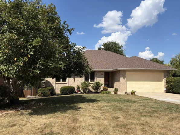 1099 E Nottingham Lane, Springfield, MO 65810
