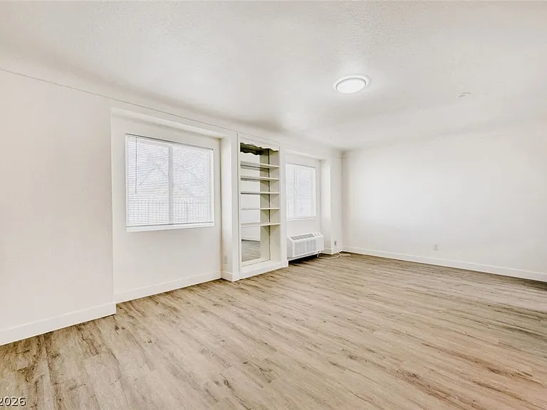 1014 N 4th St #1-10 — Photo 9