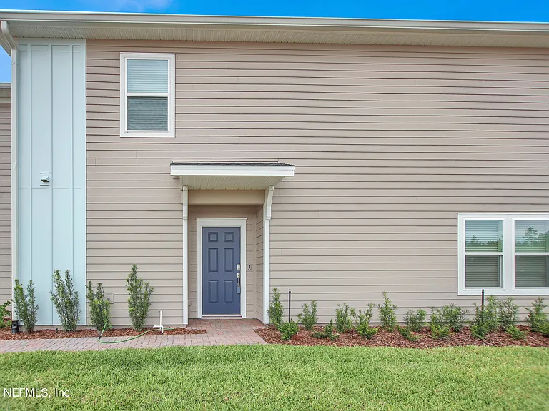 348 Rosemont Dr — Photo 2