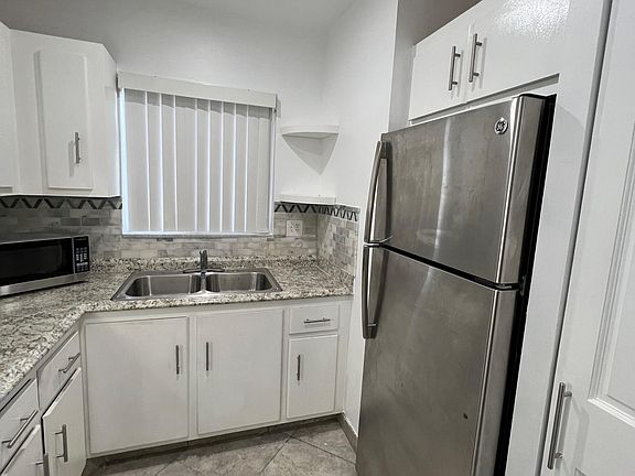 2nd image of 7910 Taft St APT 308