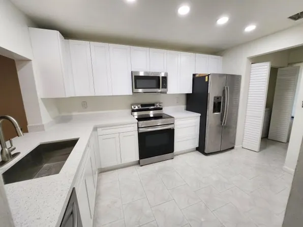 903 NW 79th Ter, Fort Lauderdale, FL