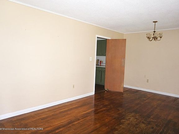 4th image of 107 Melody Ln