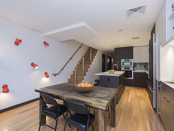4th image of 294A Sackett St #2